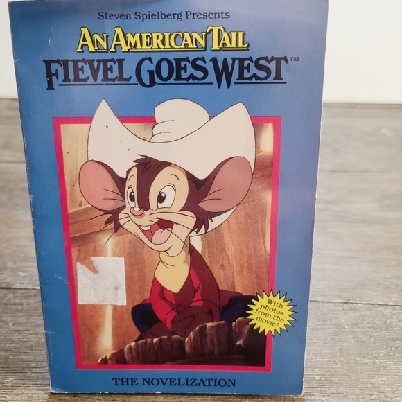 Vintage 90s 1991 An American Tail Fieval Goes West Book Steven Spielberg - Picture 1 of 5